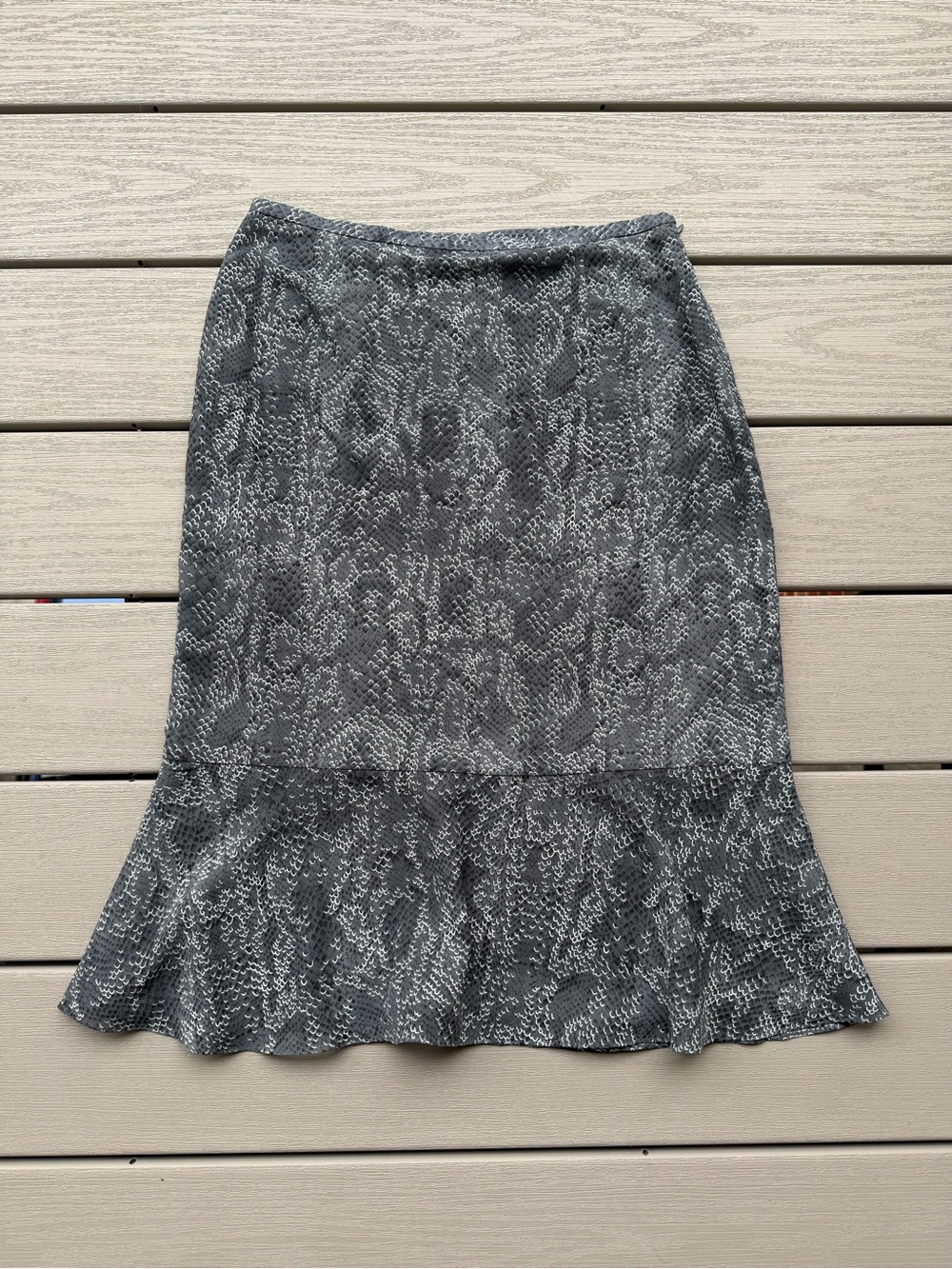 Harold’s Gray Snakeskin Print Flounce Hem Midi Skirt Size 8